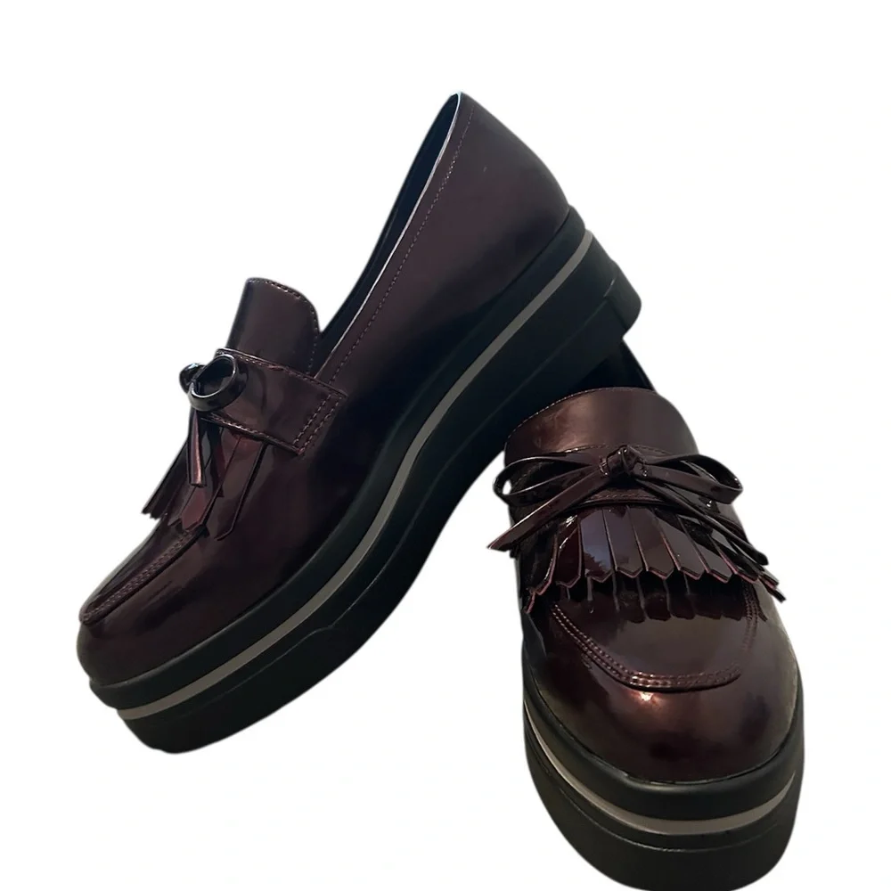 PT’SON NWOT Burgundy Patent Leather Platform Loafers with Tassel Detail Size 6